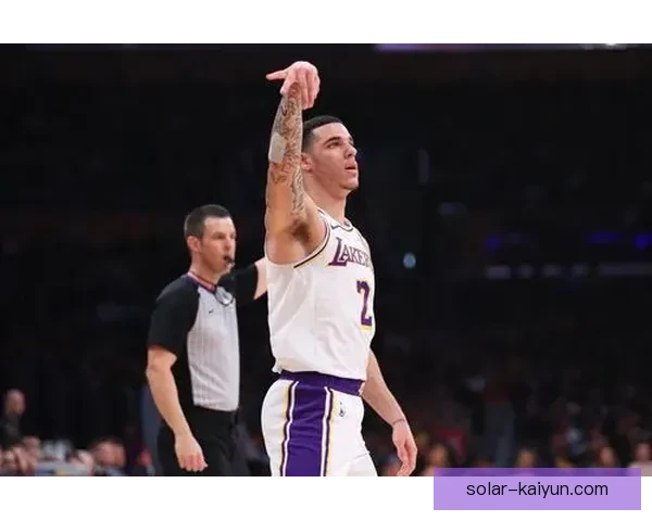 穆西亚拉的无球跑动效率持续提升，展现出出色的场上意识与战术执行力